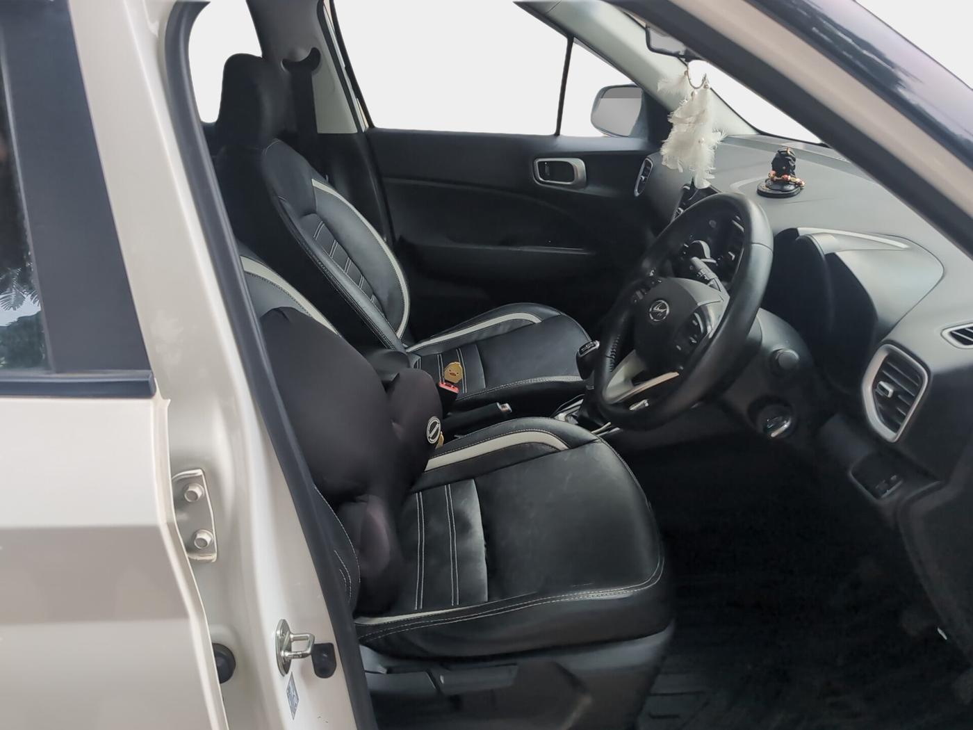 2021 Hyundai VENUE SX 1.0 TURBO, Petrol, Manual, 61,151 km, interior