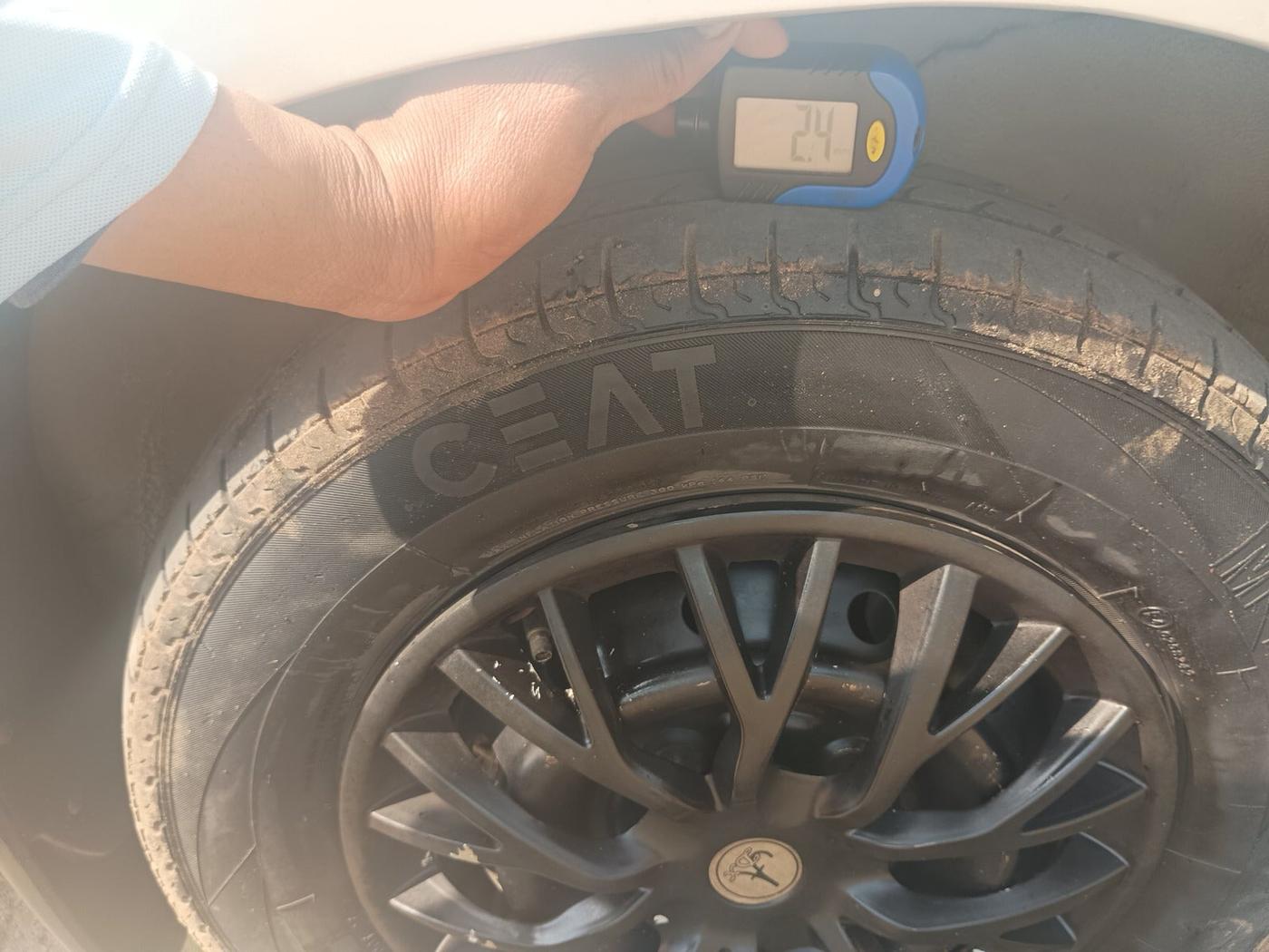 2010 Maruti Alto LXI, Petrol, Manual, 1,10,217 km, tyre