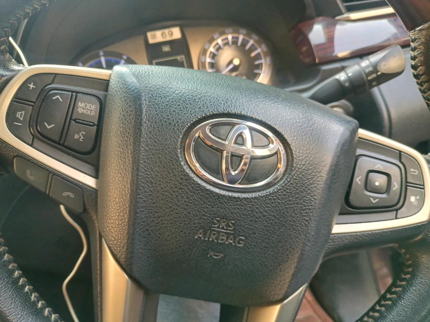 2016 Toyota Innova Crysta 2.4 VX 7 STR, Diesel, Manual, 84,575 km, interior