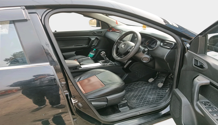 2023 Renault Kiger RXZ MT, Petrol, Manual, 37,173 km, interior