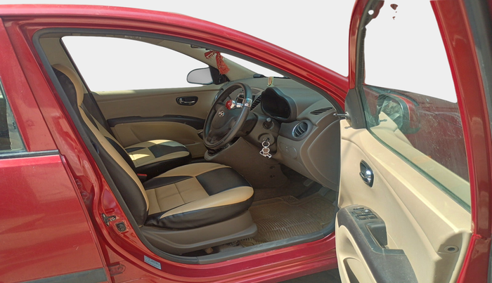 2013 Hyundai i10 MAGNA 1.1, Petrol, Manual, 30,821 km, interior