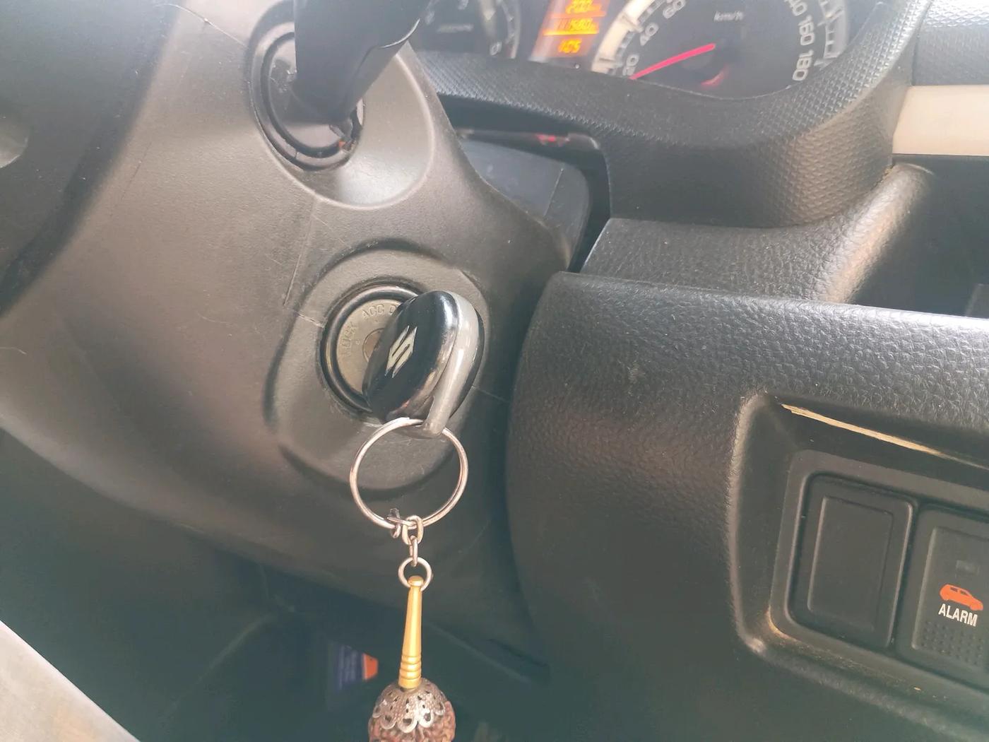 2017 Maruti Swift VDI, Diesel, Manual, 1,11,580 km, interior