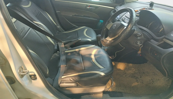 2017 Maruti Swift VDI, Diesel, Manual, 1,11,580 km, interior