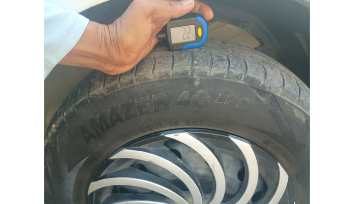 2017 Maruti Dzire VDI, Diesel, Manual, 1,45,316 km, tyre