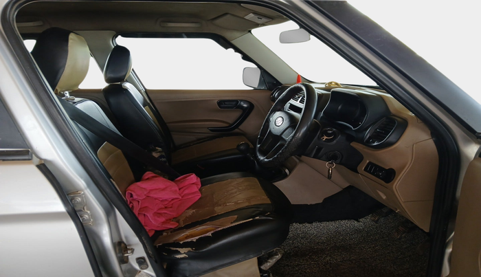 2015 Mahindra TUV300 T4, Diesel, Manual, 89,442 km, interior
