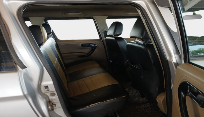 2015 Mahindra TUV300 T4, Diesel, Manual, 89,442 km, interior