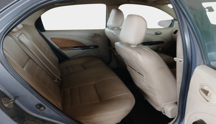 2017 Toyota Etios VXD PLATINUM, Diesel, Manual, 98,662 km, interior