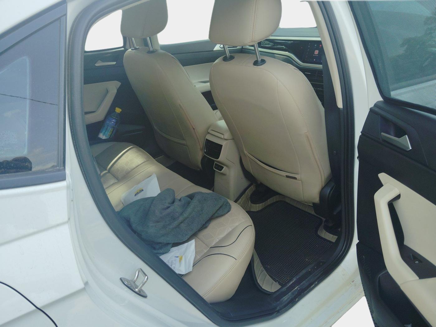 2023 Volkswagen VIRTUS HIGHLINE TSI 1.0 MT, Petrol, Manual, 56,208 km, interior