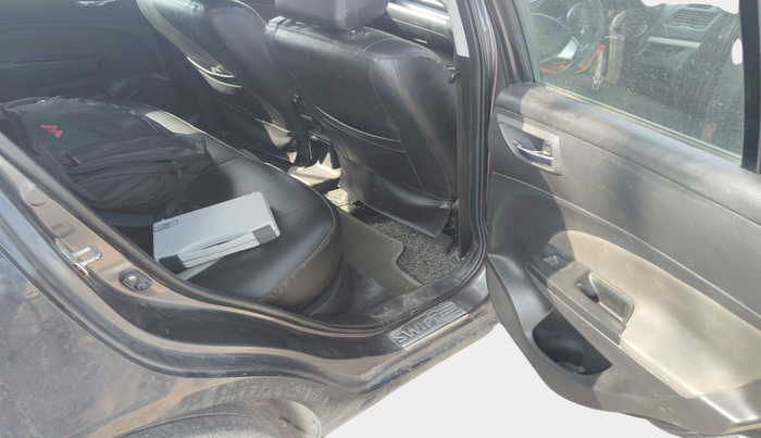 2017 Maruti Swift VXI, Petrol, Manual, 1,33,522 km, interior