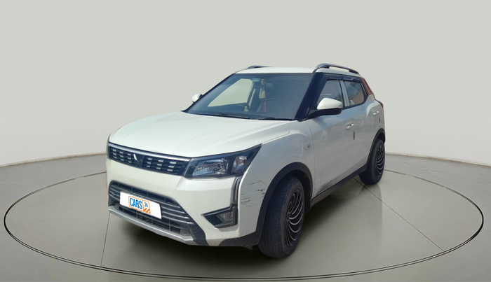 2020 Mahindra XUV300 W4 1.5 DIESEL, Diesel, Manual, 1,12,577 km, exterior