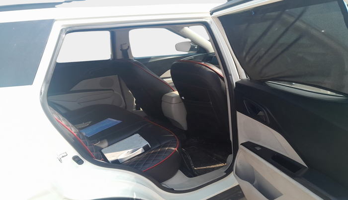 2020 Mahindra XUV300 W4 1.5 DIESEL, Diesel, Manual, 1,12,577 km, interior