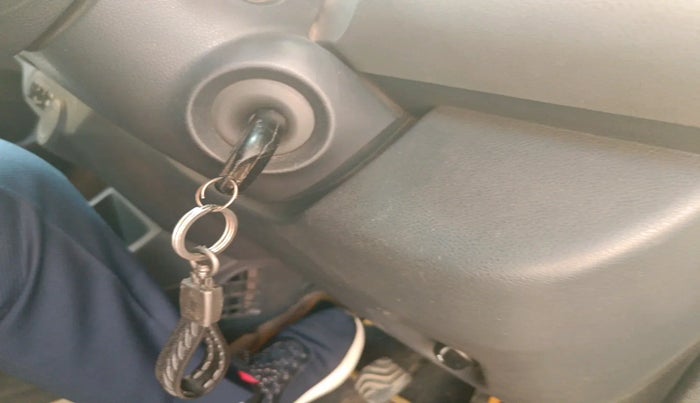 2016 Renault Kwid RXT 0.8 (O), Petrol, Manual, 1,05,940 km, interior