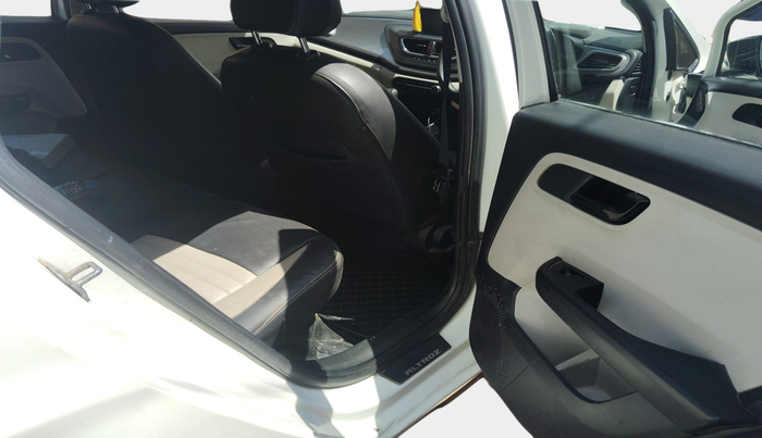 2021 Tata ALTROZ XT PETROL, Petrol, Manual, 83,241 km, interior