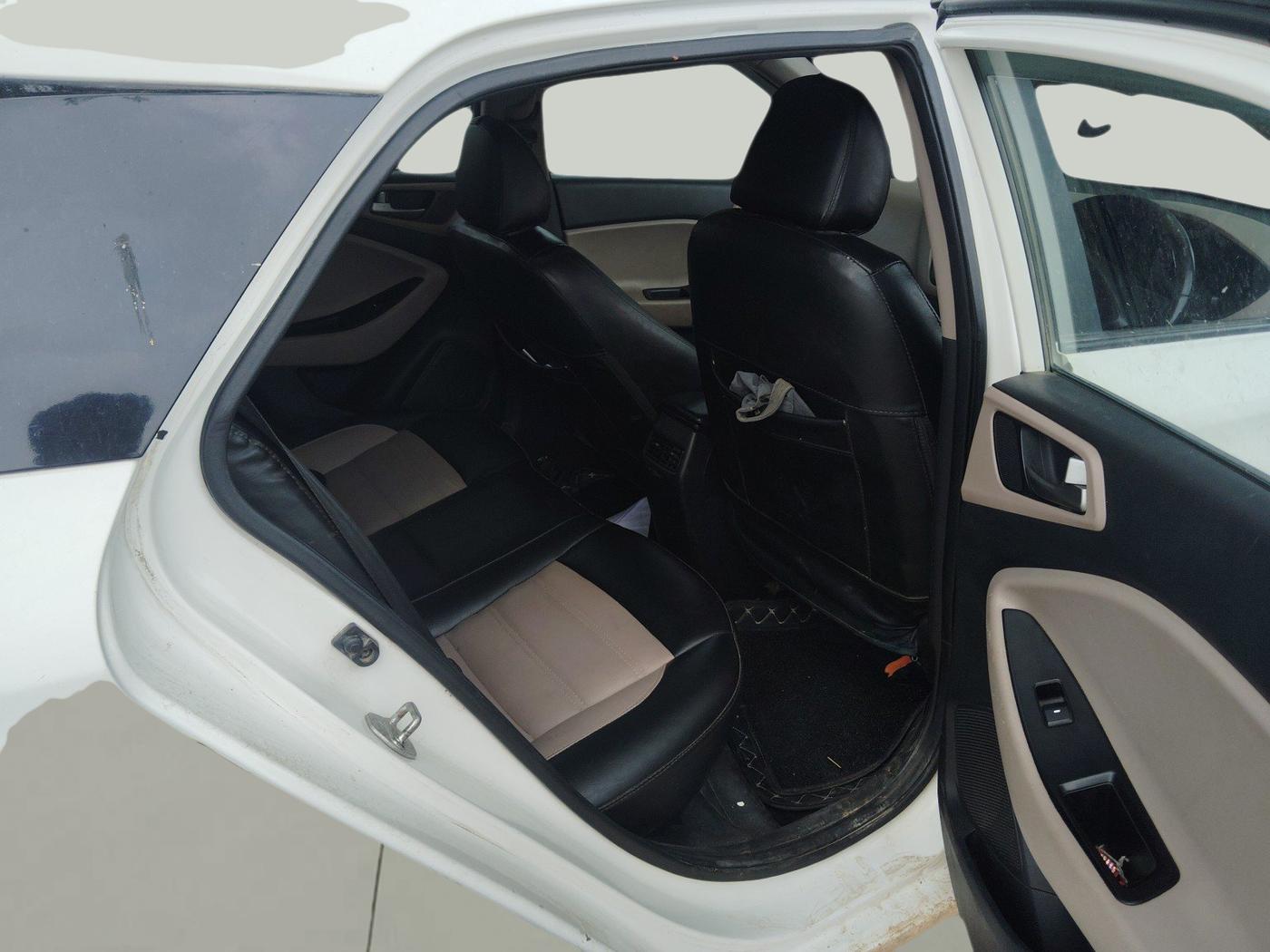 2018 Hyundai Elite i20 ASTA 1.4 CRDI (O), Diesel, Manual, 1,11,782 km, interior