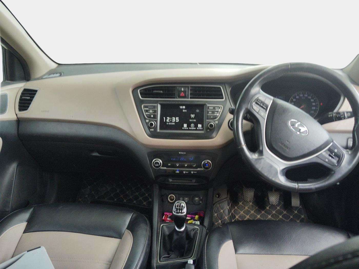 2018 Hyundai Elite i20 ASTA 1.4 CRDI (O), Diesel, Manual, 1,11,782 km, interior