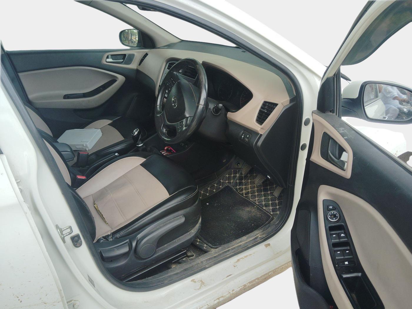 2018 Hyundai Elite i20 ASTA 1.4 CRDI (O), Diesel, Manual, 1,11,782 km, interior