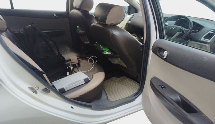 2012 Hyundai i20 SPORTZ 1.2, CNG, Manual, 1,25,347 km, interior