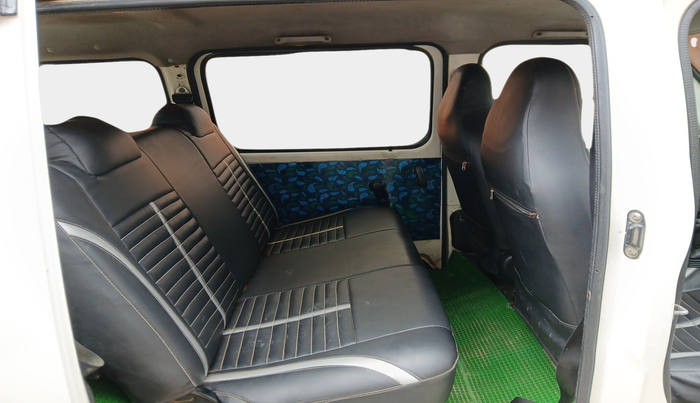 2017 Maruti Eeco 5 STR WITH A/C+HTR CNG, Petrol, Manual, 2,00,199 km, interior