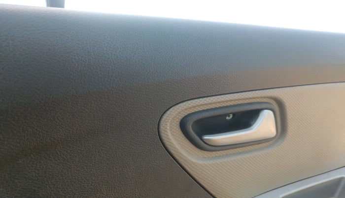 2016 Maruti Alto K10 VXI, Petrol, Manual, 1,54,124 km, interior