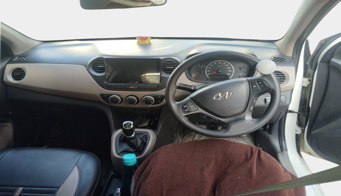 2016 Hyundai Grand i10 SPORTZ 1.2 KAPPA VTVT, CNG, Manual, 1,06,993 km, interior