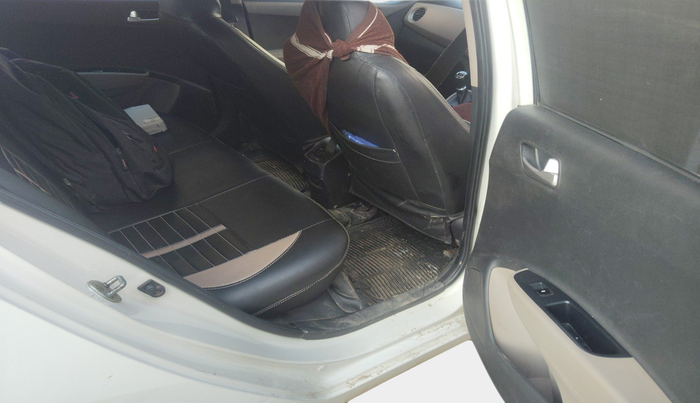 2016 Hyundai Grand i10 SPORTZ 1.2 KAPPA VTVT, CNG, Manual, 1,06,993 km, interior