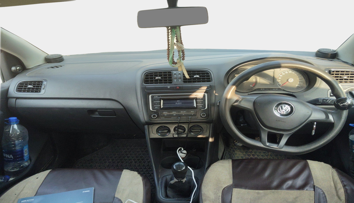 2014 Volkswagen Polo COMFORTLINE 1.5L, Diesel, Manual, 1,51,411 km, interior