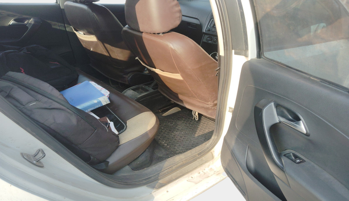 2014 Volkswagen Polo COMFORTLINE 1.5L, Diesel, Manual, 1,51,411 km, interior