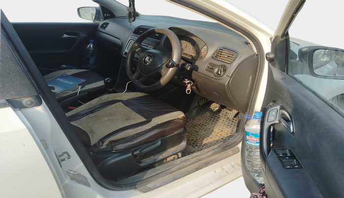 2014 Volkswagen Polo COMFORTLINE 1.5L, Diesel, Manual, 1,51,411 km, interior