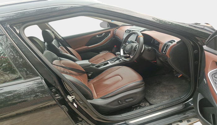 2021 Hyundai ALCAZAR PLATINUM(O) 7STR 1.5 AT, Diesel, Automatic, 80,445 km, interior