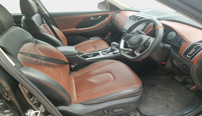 2021 Hyundai ALCAZAR PLATINUM(O) 7STR 1.5 AT, Diesel, Automatic, 80,445 km, interior