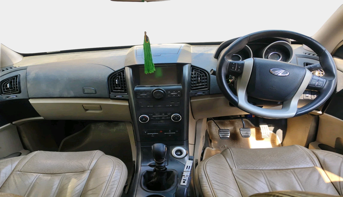 2016 Mahindra XUV500 W10, Diesel, Manual, 91,260 km, interior