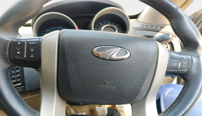 2016 Mahindra XUV500 W10, Diesel, Manual, 91,260 km, interior