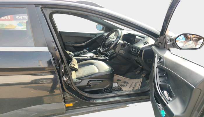 2021 Tata NEXON XZ PLUS (O) PETROL DARK EDITION, CNG, Manual, 1,65,470 km, interior