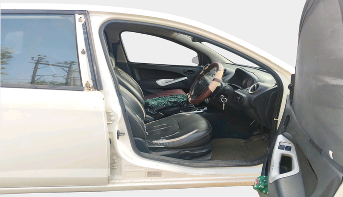 2011 Ford Figo TITANIUM 1.4 DIESEL, Diesel, Manual, 1,80,910 km, interior