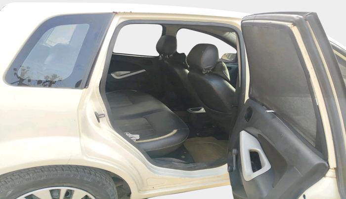 2011 Ford Figo TITANIUM 1.4 DIESEL, Diesel, Manual, 1,80,910 km, interior