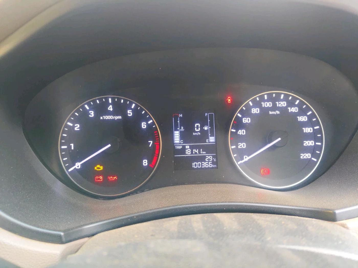 2017 Hyundai Elite i20 SPORTZ 1.2, CNG, Manual, 1,00,366 km, interior