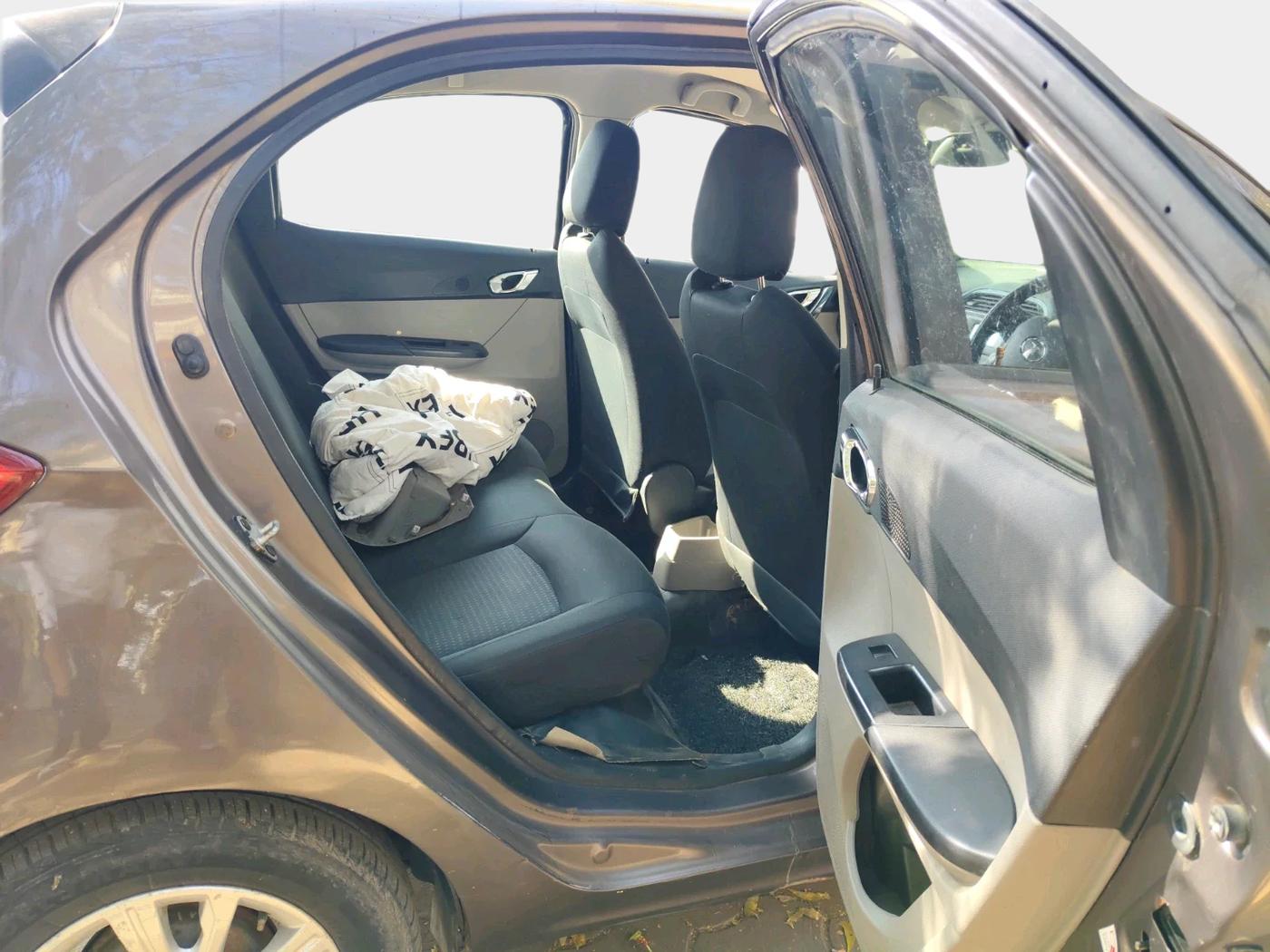 2018 Tata Tiago XZ PETROL, CNG, Manual, 1,07,766 km, interior