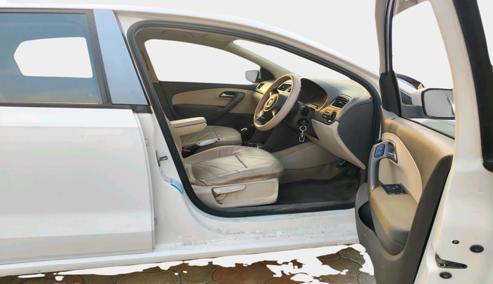 2011 Volkswagen Vento HIGHLINE DIESEL 1.6, Diesel, Manual, 1,49,111 km, interior