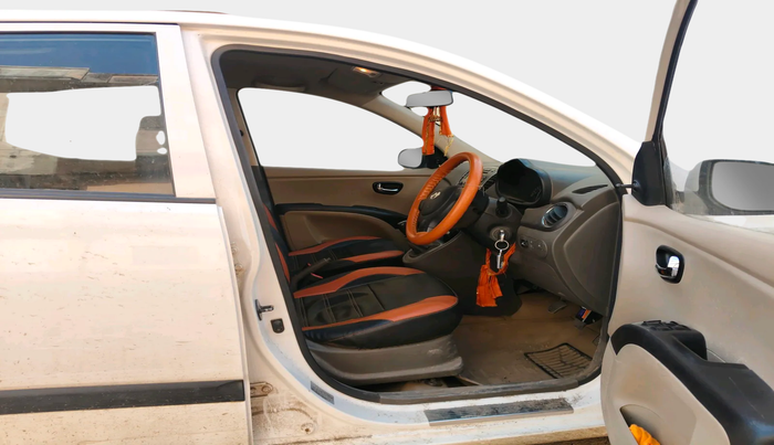 2015 Hyundai i10 SPORTZ 1.1, Petrol, Manual, 99,909 km, interior