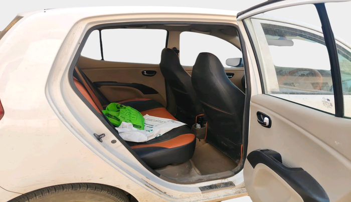 2015 Hyundai i10 SPORTZ 1.1, Petrol, Manual, 99,909 km, interior