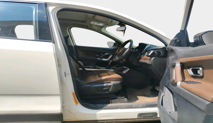 2022 Tata Harrier XZA PLUS 2.0L, Diesel, Automatic, 1,11,975 km, interior
