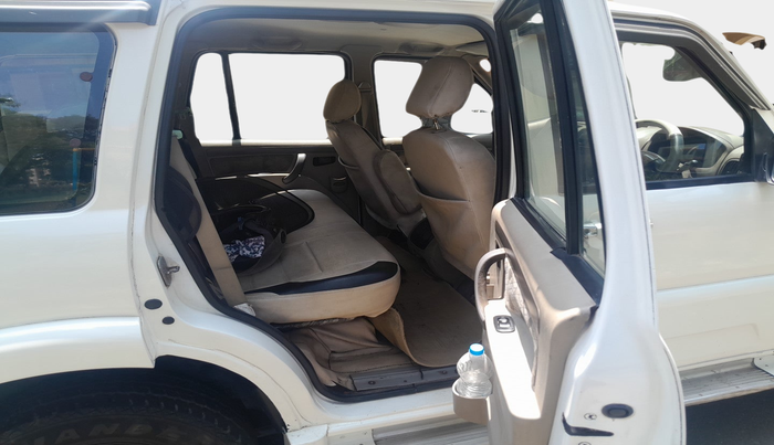 2011 Mahindra Scorpio SLE, Diesel, Manual, 98,220 km, interior