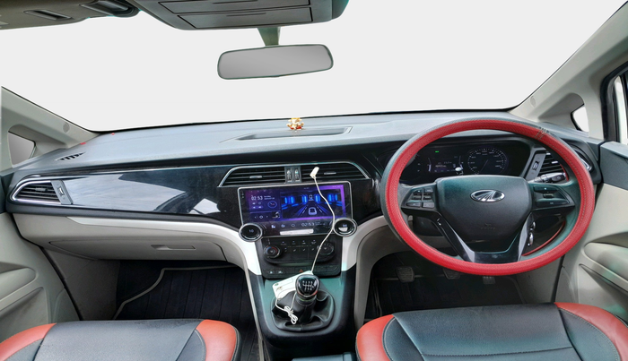2018 Mahindra MARAZZO M6 8 STR, Diesel, Manual, 1,15,486 km, interior
