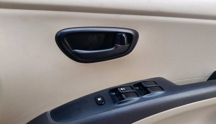 2010 Hyundai i10 MAGNA 1.2, Petrol, Manual, 1,55,831 km, interior