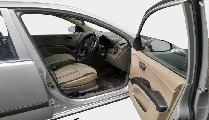 2011 Hyundai i10 MAGNA 1.2, Petrol, Manual, 47,666 km, interior