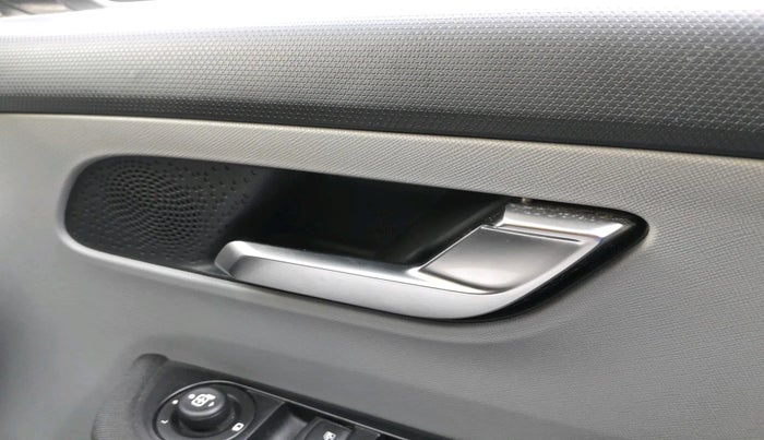 2020 Tata ALTROZ XZ PETROL, Petrol, Manual, 41,346 km, interior