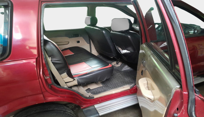 2012 Chevrolet Tavera NEO 3 LS 10 STR BS III, Diesel, Manual, 1,43,985 km, interior
