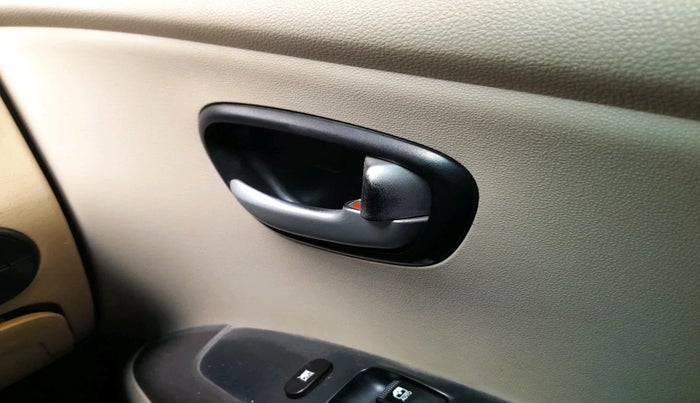 2010 Hyundai i10 SPORTZ 1.2 AT, Petrol, Automatic, 1,05,421 km, interior