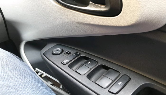 2022 Hyundai GRAND I10 NIOS MAGNA 1.2 KAPPA VTVT, Petrol, Manual, 34,602 km, interior