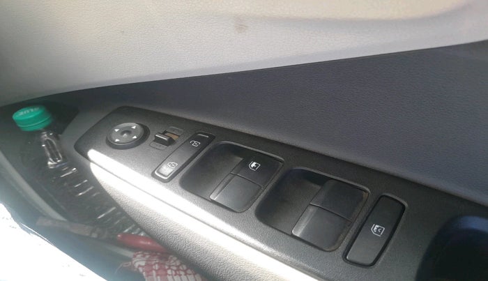 2020 Hyundai AURA S 1.2 CNG, Petrol, Manual, 1,78,092 km, interior